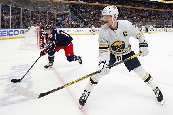 勇士111-124不敌老鹰，库里、巴特勒均30+，杰伦约翰逊21+11+6